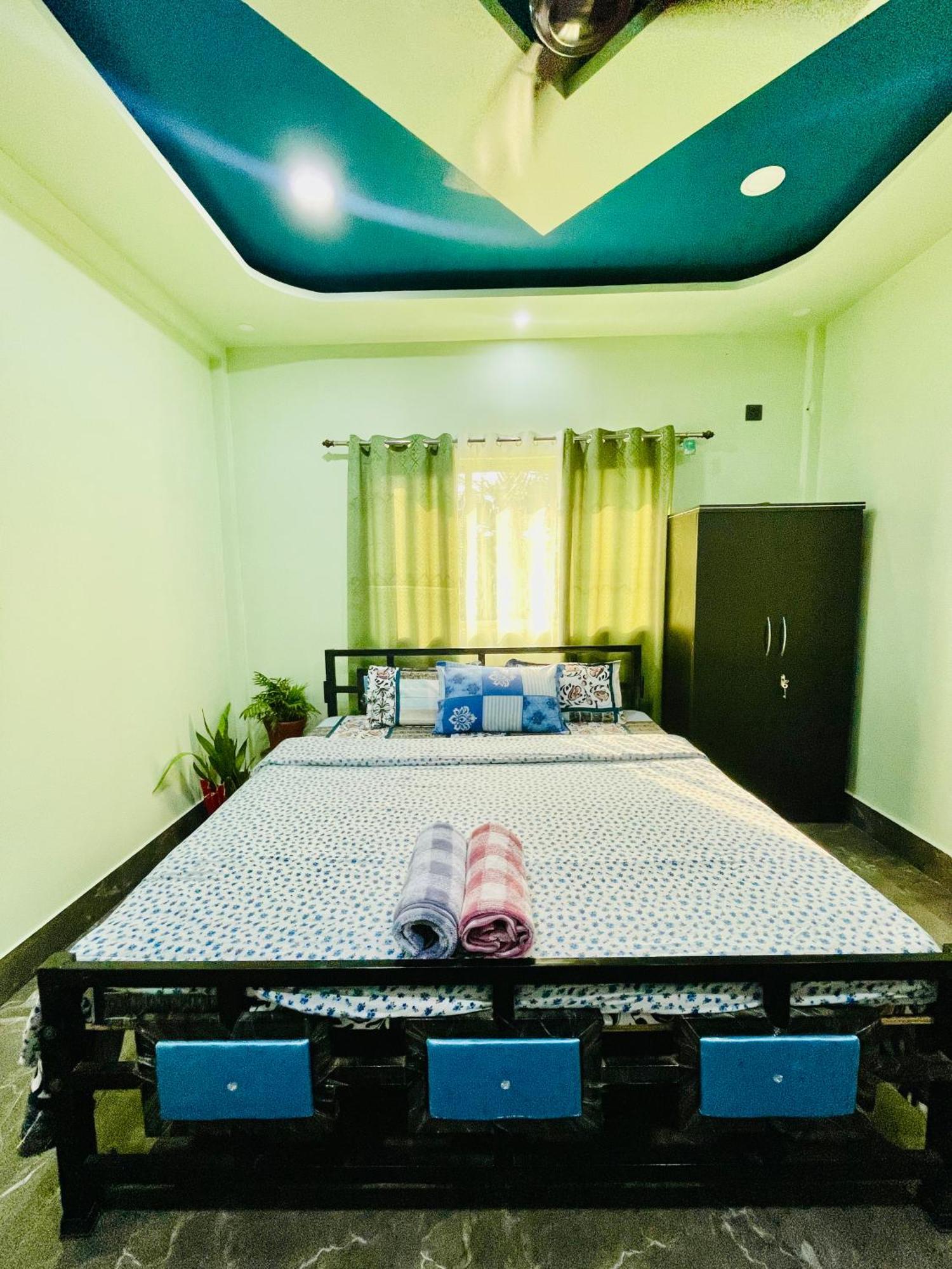 Deka'S Homestay Tezpur エクステリア 写真