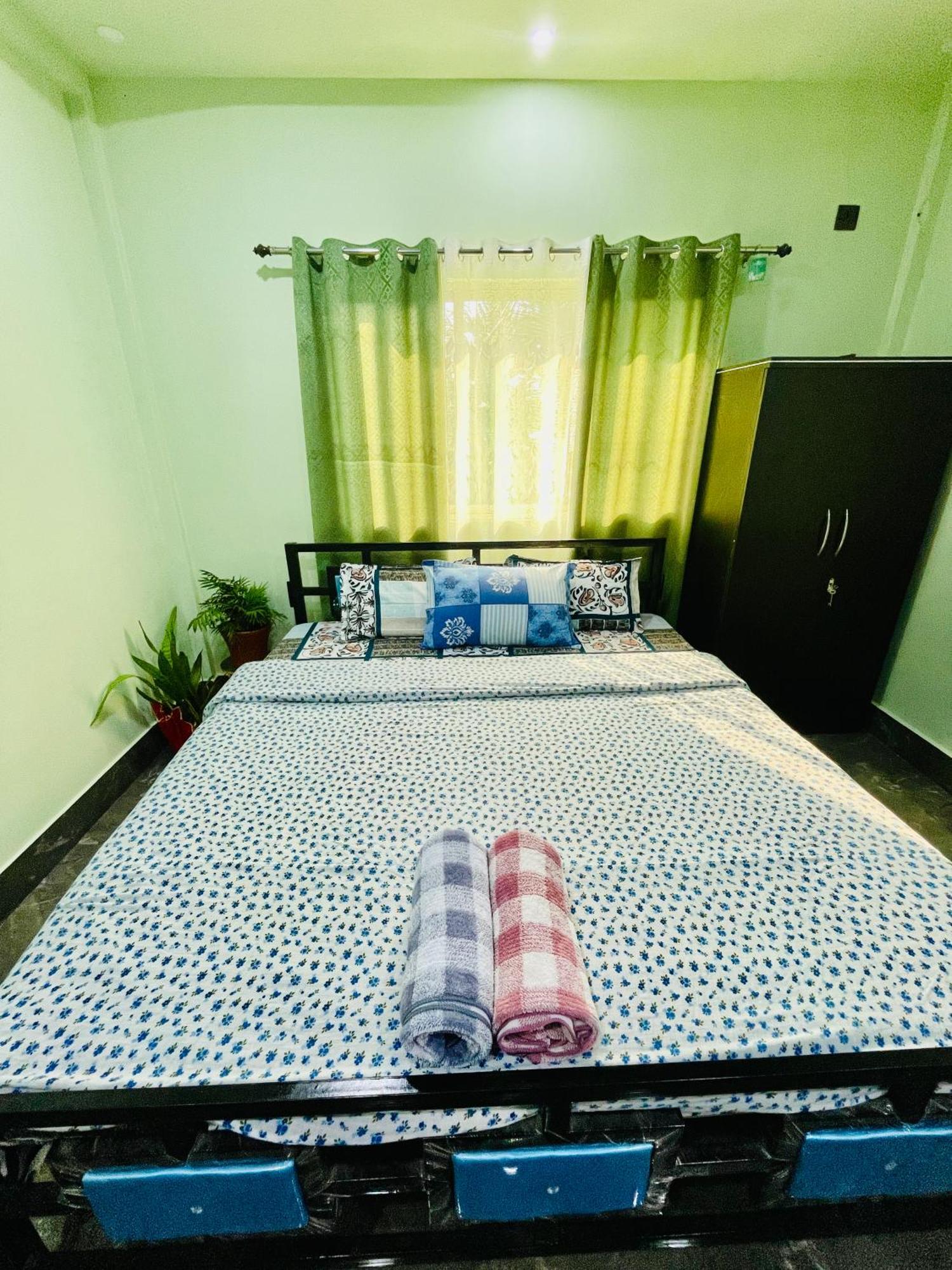Deka'S Homestay Tezpur エクステリア 写真