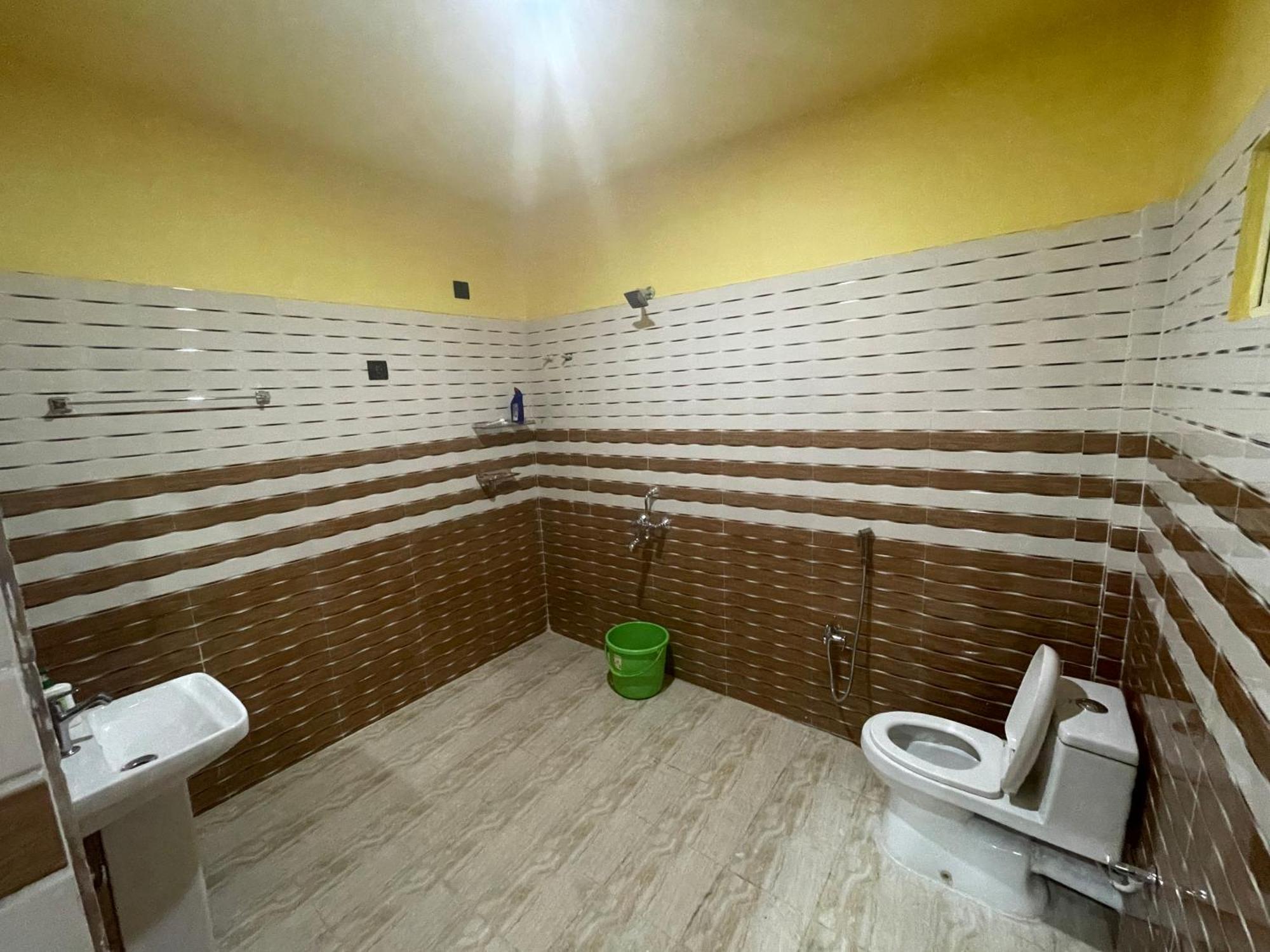 Deka'S Homestay Tezpur エクステリア 写真